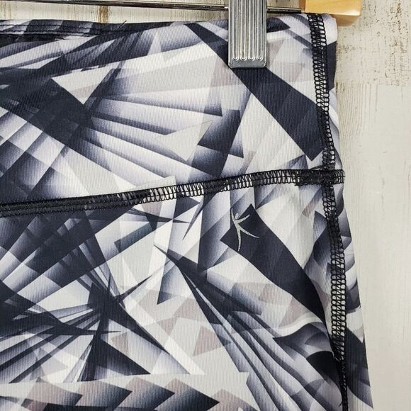 Danskin Now Fitted Capri Leggings Gray Size XS 0-2 - Picture 4 of 12